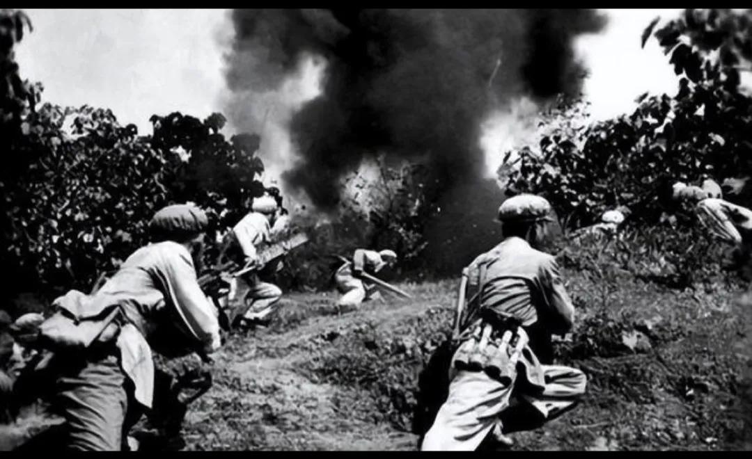 参加过对越作战的俺们连刀副连长，82年又被调往朝阳坦克五师去了。他是79年兵，原