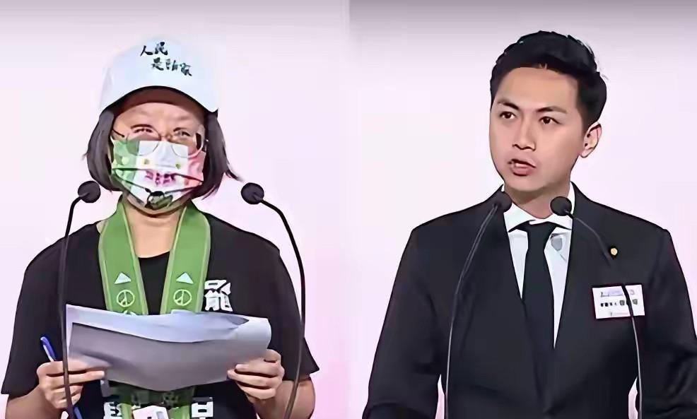 蛙岛民进党不是很猖狂吗？怎么就这么见不得人？昨天，在台中的罢免说明会现场，民进