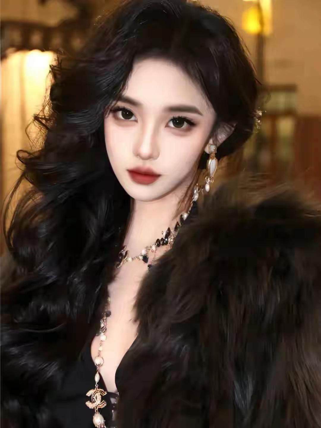 又是上帝吻过的脸？上帝的吻现在科技含量很高啊。