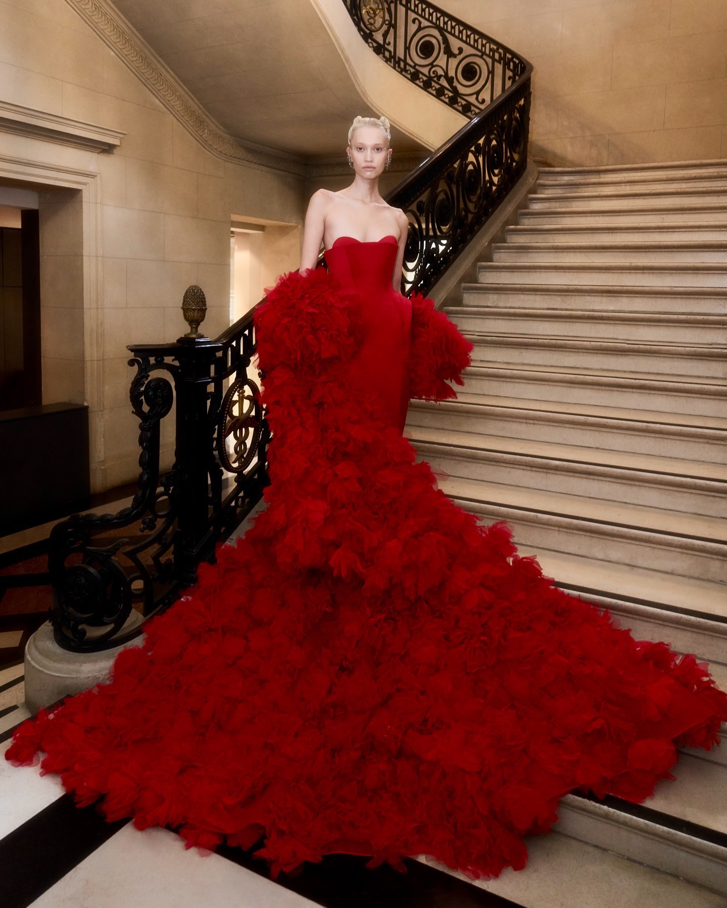 GauravGupta2026春夏高定属于GauravGupta浓烈而