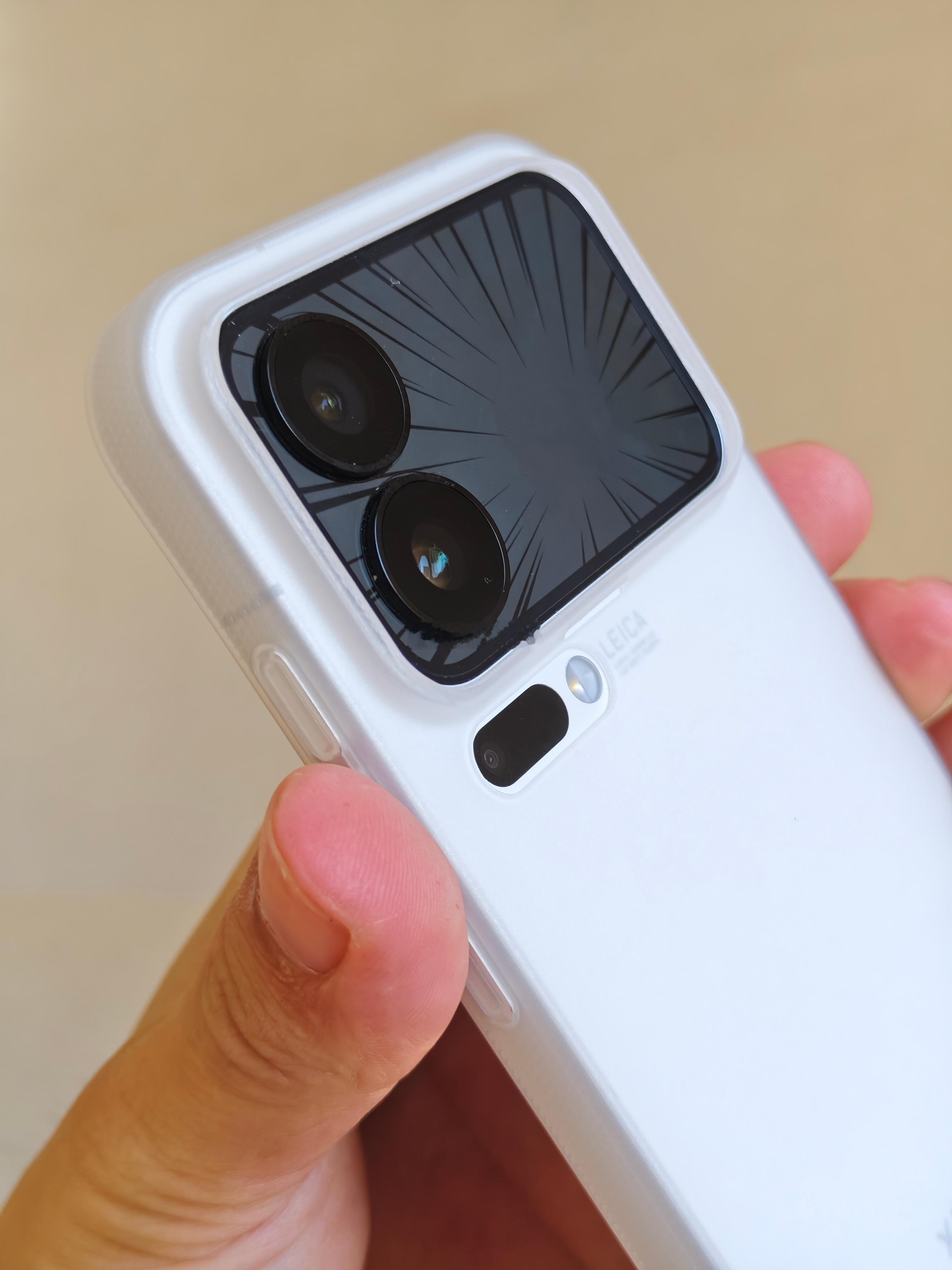 小米17Pro这镜头是真的容易藏灰，跟iPhone一样，还特别难清理，就算清理好