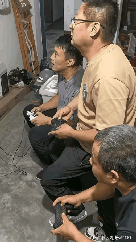 街机游戏要有人排队抢着玩才好，单人的可以考虑魔兽争霸冰封王座，我自己玩了20年[