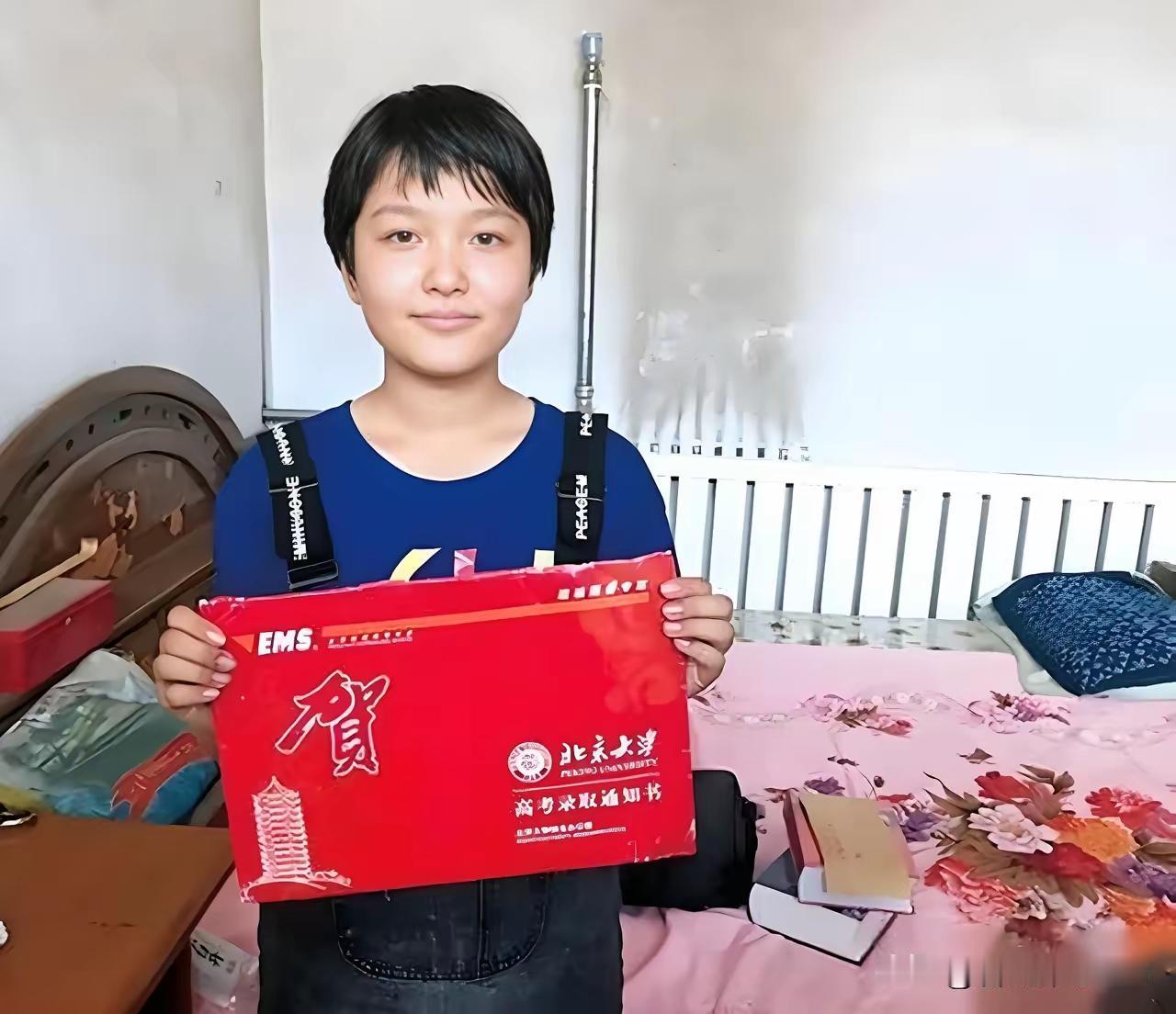 2018年，河北衡水一女孩高考707分，被北京大学录取，谁料，大二时，她竟然选择