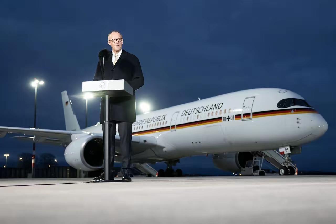 德国总理默茨启程前往中国前，发表讲话，大致意思是：​中国已经跻身世界强国之列。