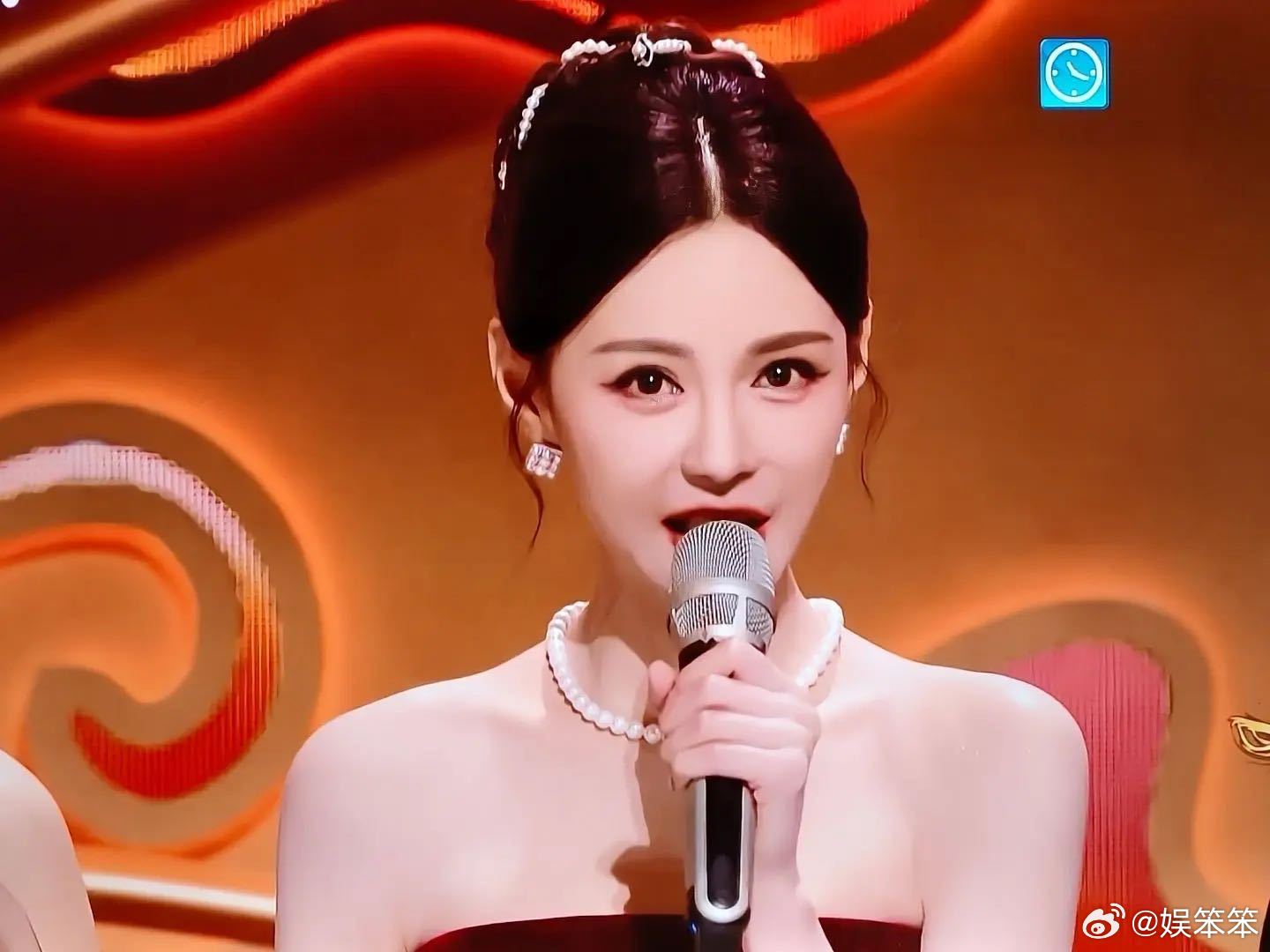 沈梦辰体态沈梦辰这体态真没的说！一举一动都透着松弛舒展，看着就特舒服，体态好