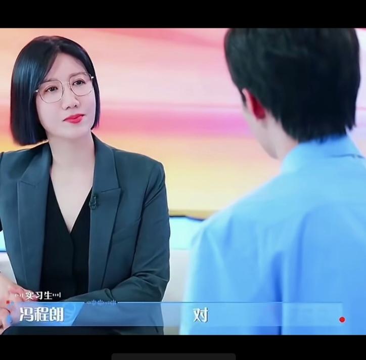 “你觉得你漂亮吗”易立竞被问，没想到现场幕后观看的鲁豫说了一句话，表明这句话太