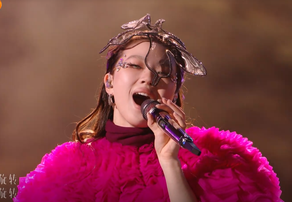 《歌手》第9期，想走的走不了，不该走的被淘汰！​第一名：艾莉西亚好像迪尼