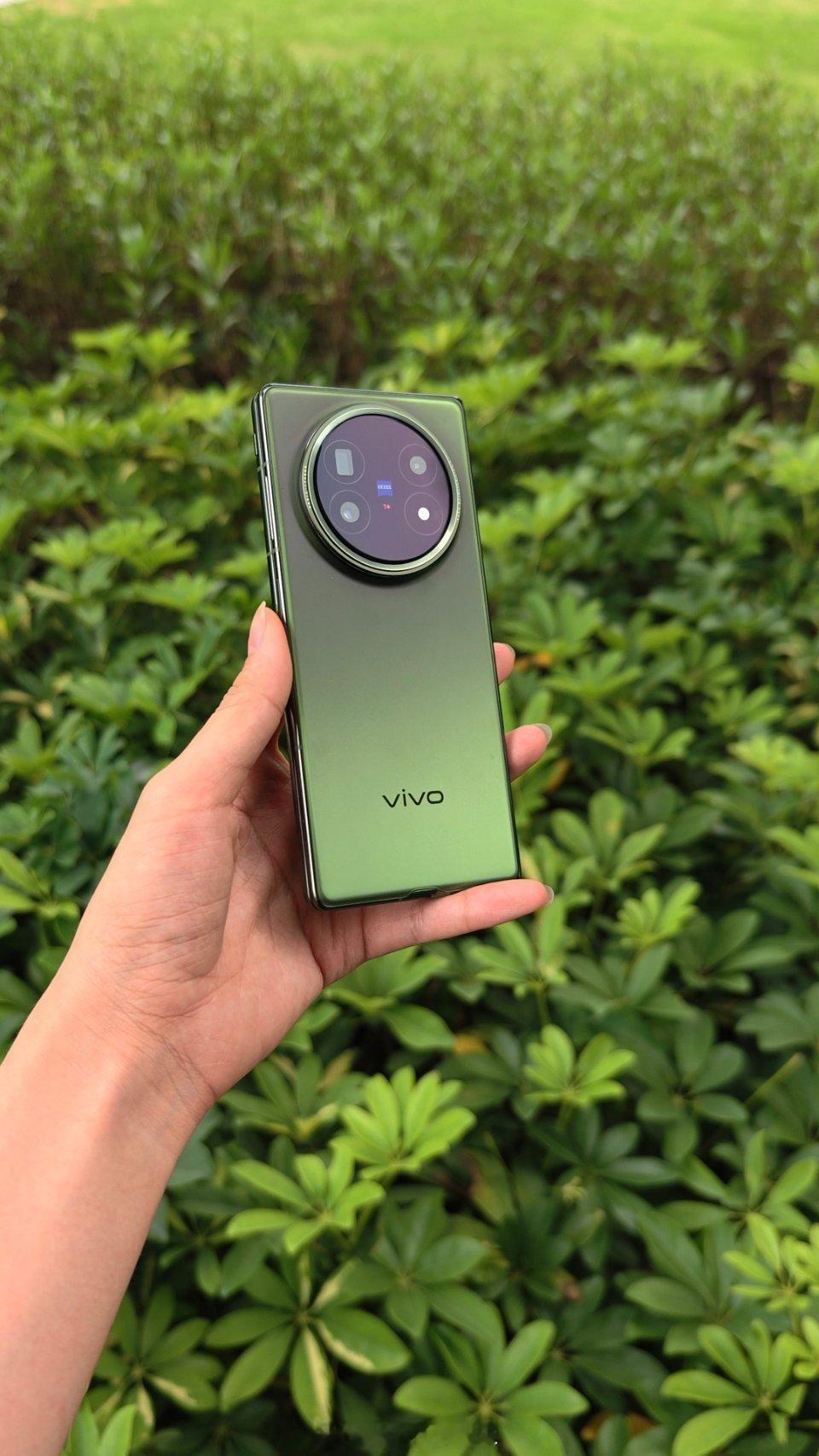 曝vivo将发布全球最轻折叠屏XFold5三款配色青松钛度明白你怎么选[加