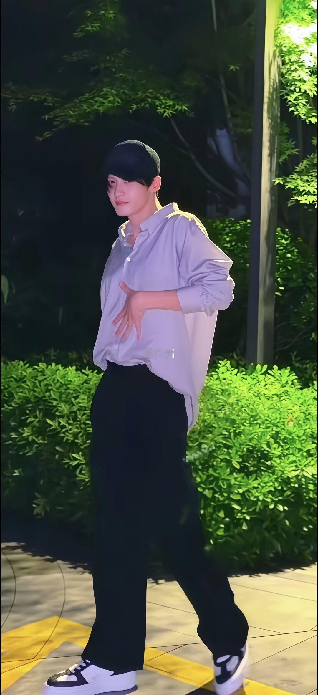 我有一个问题，不知当不当问😎檀健次以后的小小檀学拉丁舞会不会被爸比骂哭檀