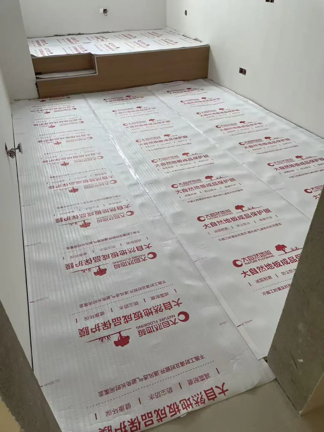 8块钱一平方地板保护算贵吗