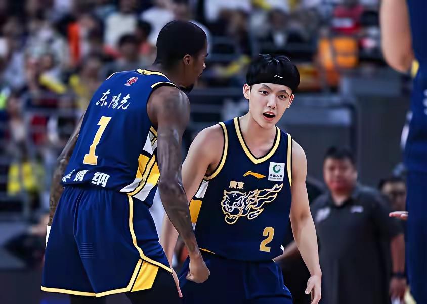 广东男篮未来的排名，有可能跌出前8甚至前12？这绝对不是危言耸听，而是一位广东篮
