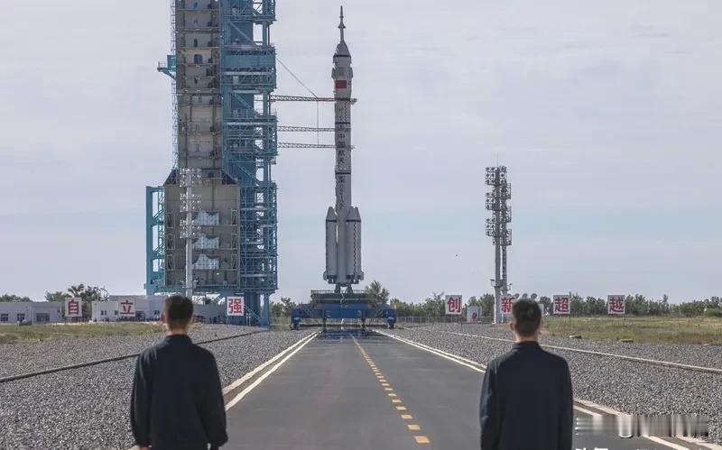 神舟二十一号，这速度有点离谱，感觉不太真实昨晚神舟二十一号对接了空间站，很快，