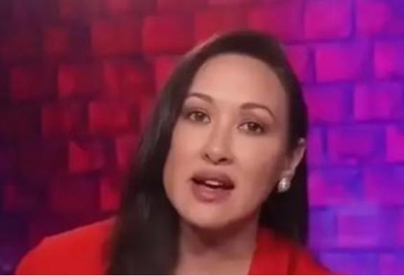 美国民众终于觉醒！美国一名美女主播一句话捅破窗户纸，她表示：中国在为中国而战，而