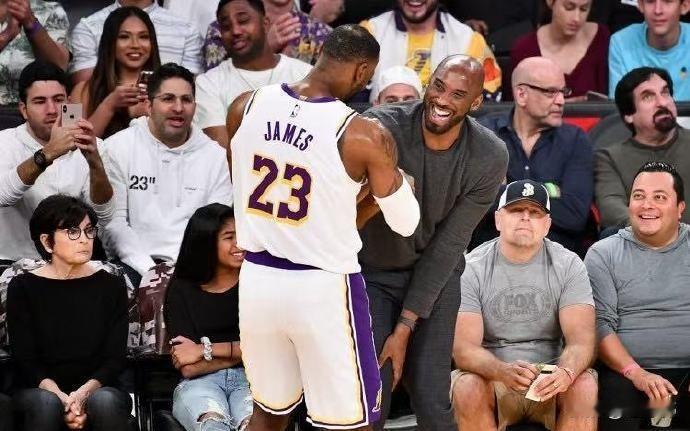 NBA记者透露，詹姆斯希望能够像科比一样，有退役巡演，而不是像乔丹一样在奇才黯然
