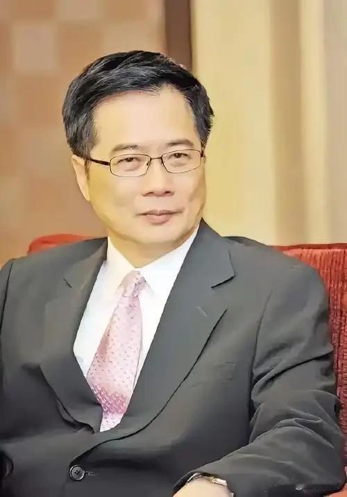 一直对蔡正元的印象都挺好的，但是，昨天看到蔡正元怼郑丽文的话确实有些气愤。蔡正