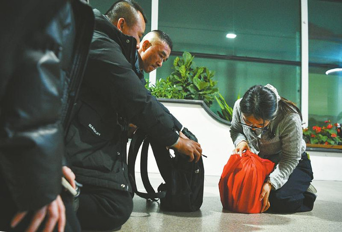 90后川妹子跨越海峡寻亲：带老兵魂归故里