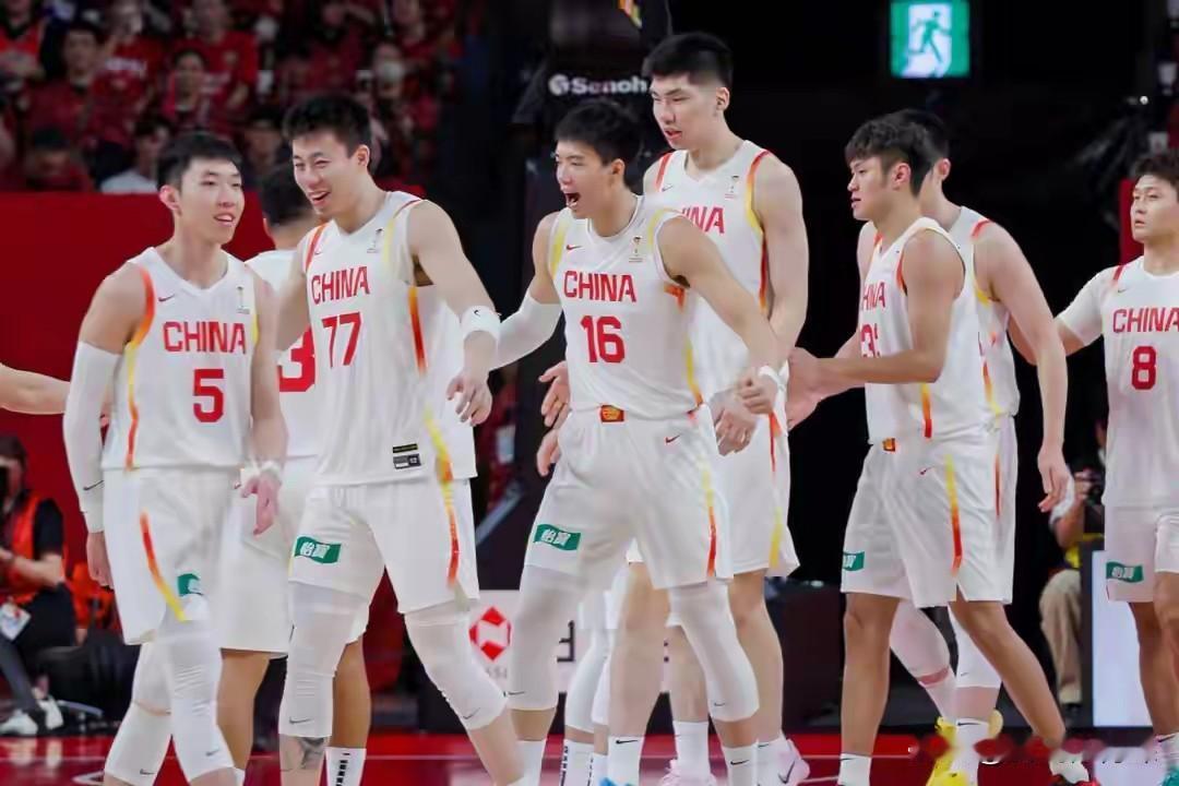 预测:中国男篮6月3日长沙热身赛先发5虎阵容:1.控卫--赵继伟2.分卫