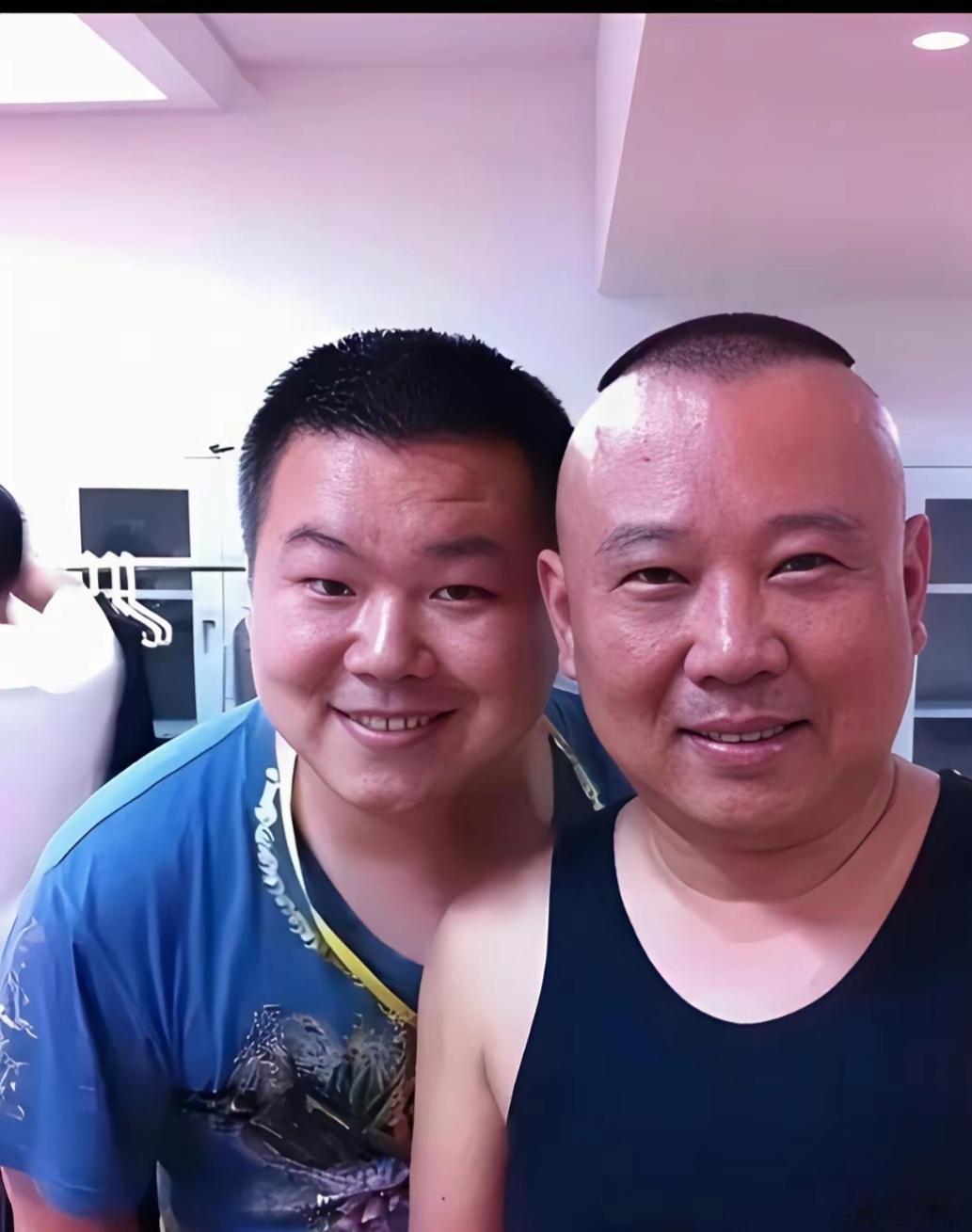 郭德纲出事，我环顾了一圈，发现德云社最聪明的可能不是老郭自己。武汉演出改红歌，文