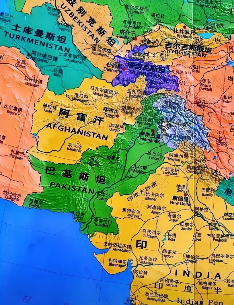 别说加上中亚5国，光是巴基斯坦和阿富汗，如果能合并成一个新国家，都得让印度破防！