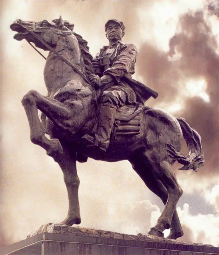 彭德怀元帅的打仗气势，可称全军第一，再难打的敌人他也敢打。194可称全军第