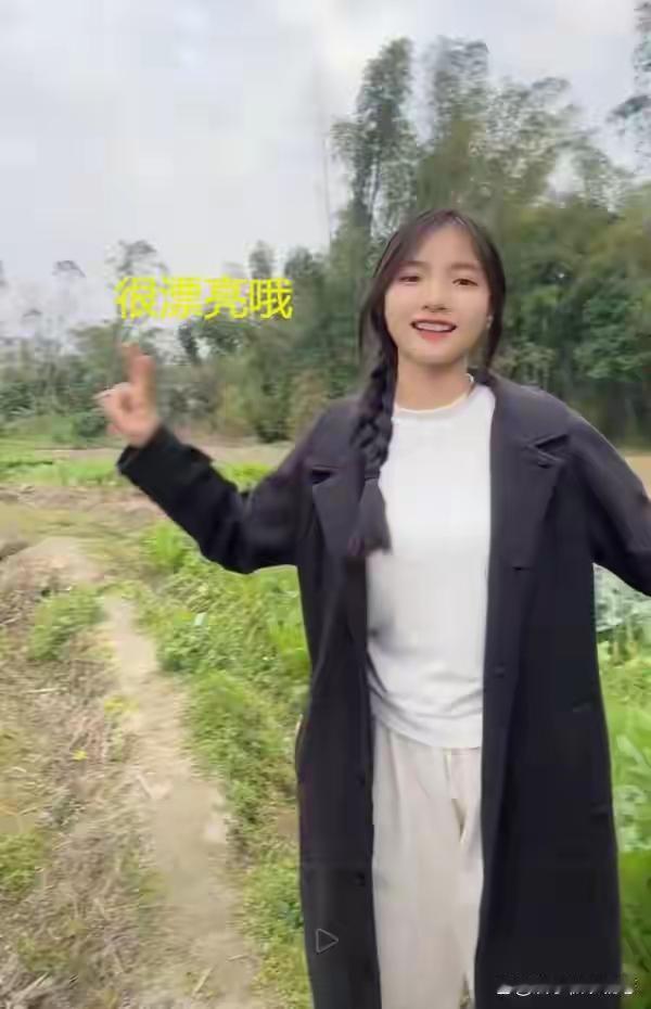 广西老爸愁哭：三个能干女儿没嫁人，想把她们“卖”出去换轻松！老话常说“男大