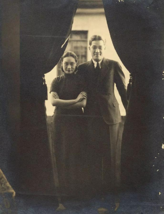1946年，电影皇后胡蝶和戴笠同居3年。她逼丈夫签下离婚协议，打算嫁给戴笠，戴笠
