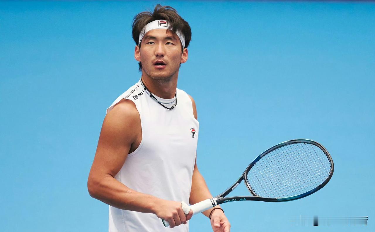 小布6-4、6-2击败桑提兰晋级澳网正赛，冠军奖金应该是3000澳元（人民币近1