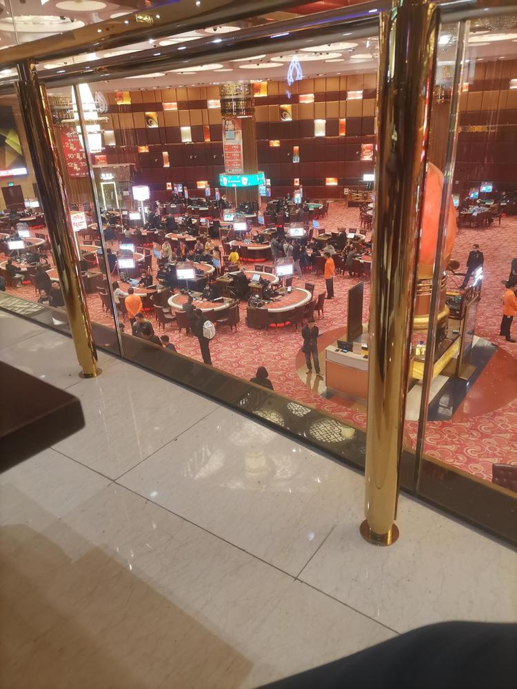 五一放假去澳门旅游了，看了很多网友评论说，去了澳门，没有人可以忍得住不去娱乐场逛