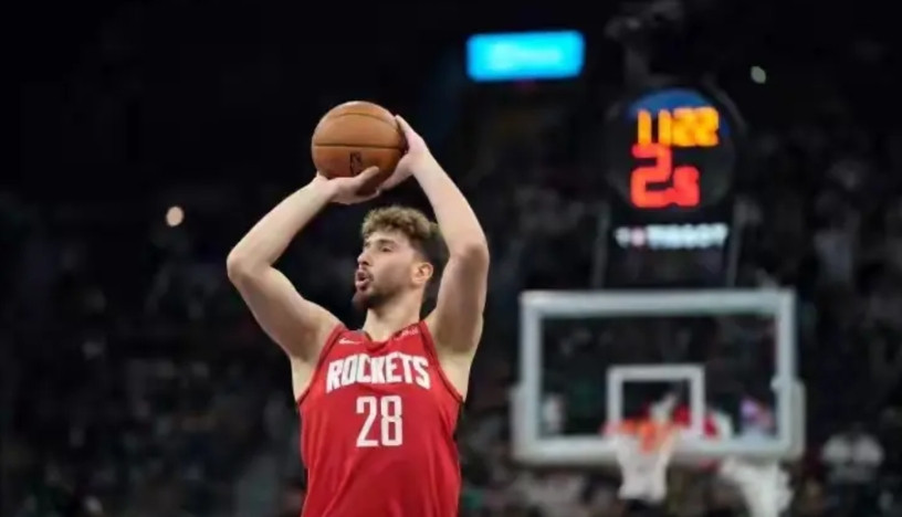 火箭的最后一投现在都没杜兰特什么事情了！乌杜卡也是个神奇的人，已经好多场都是，