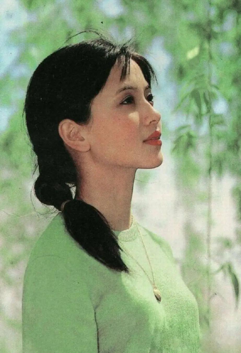陶慧敏和周慧敏你觉得谁更美?陶慧敏和周慧敏都非常美。虽然两个人的名字只差一字