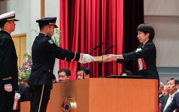 美日签字反华，高市想不到，特朗普还没有提笔，先等来了中方通牒。 3月19