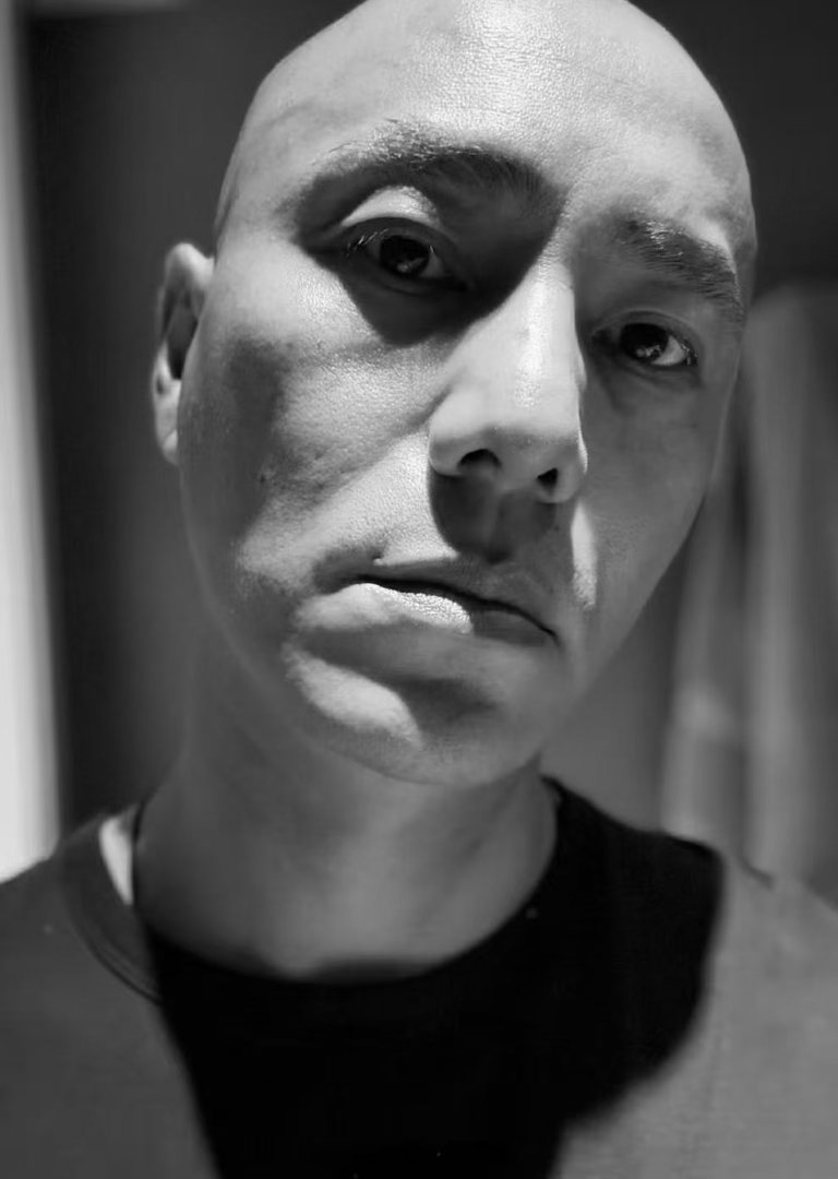 陈坤为演林则徐剃光头第一次见光头的陈坤陈坤为演林则徐剃光头，这份敬业真的没得说