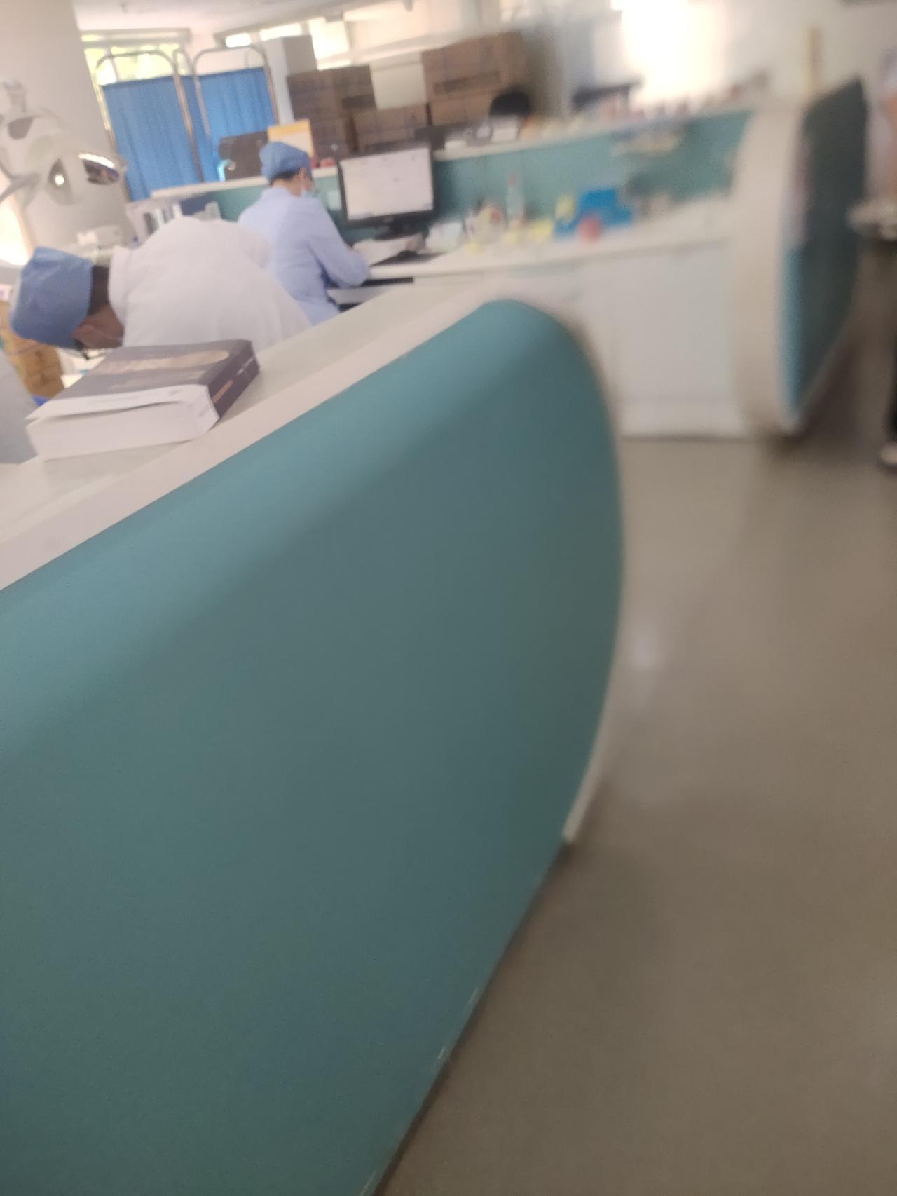 哥哥的情况稳定下来了，我本打算今天不去了医院，想歇一天。可计划赶不上变化，最后还