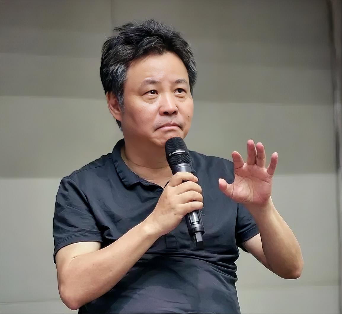 余华的格局，发放在全宇宙都是相当炸裂的。看了余华对盗版书籍的看法后，我明白为什么