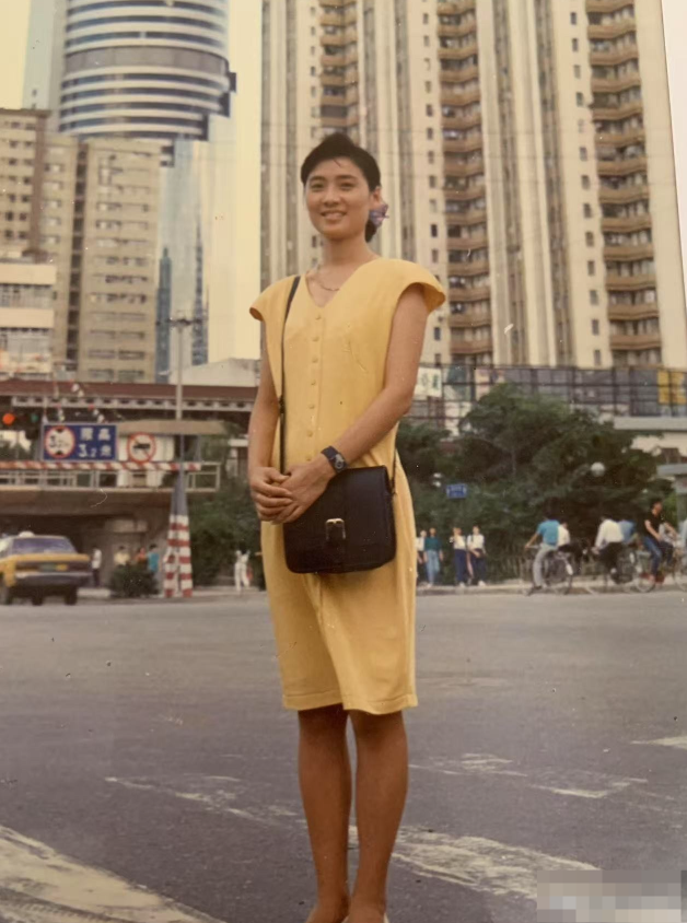 90年深圳罗湖拍的老照片.已经再也回不去的青春