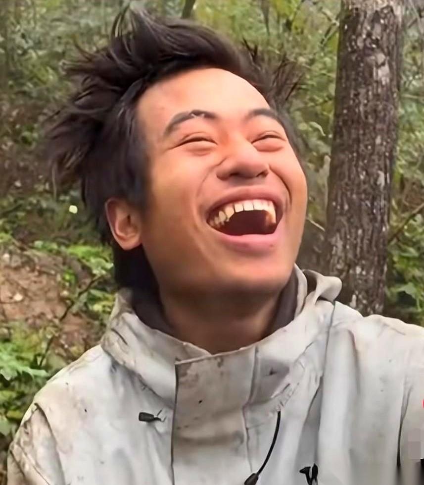 “你帮我一口？”就这一句话，我能品一年。领导问他退赛了吃泡面，好吃么？这问题