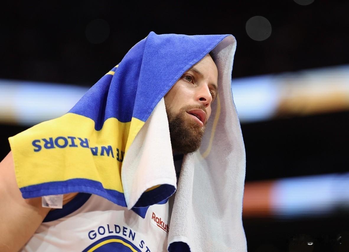 正负值感人！NBA季前赛，勇士惜败快船，老库里出场13分钟，砍下10分，正负值-