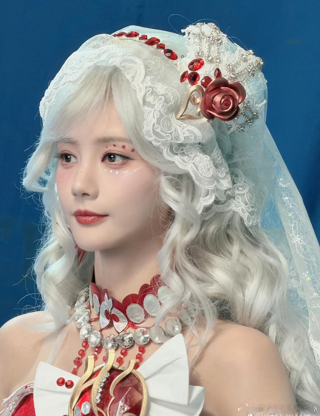 1.罗云熙和公司最近确实在谈续约的事情，其实他并不是很想续约，但他又不太好意思强