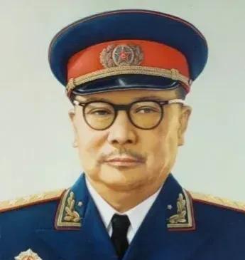1957年10月25日，李克农吃完午餐后，自感头昏，便想出去透透空气，刚迈出门槛