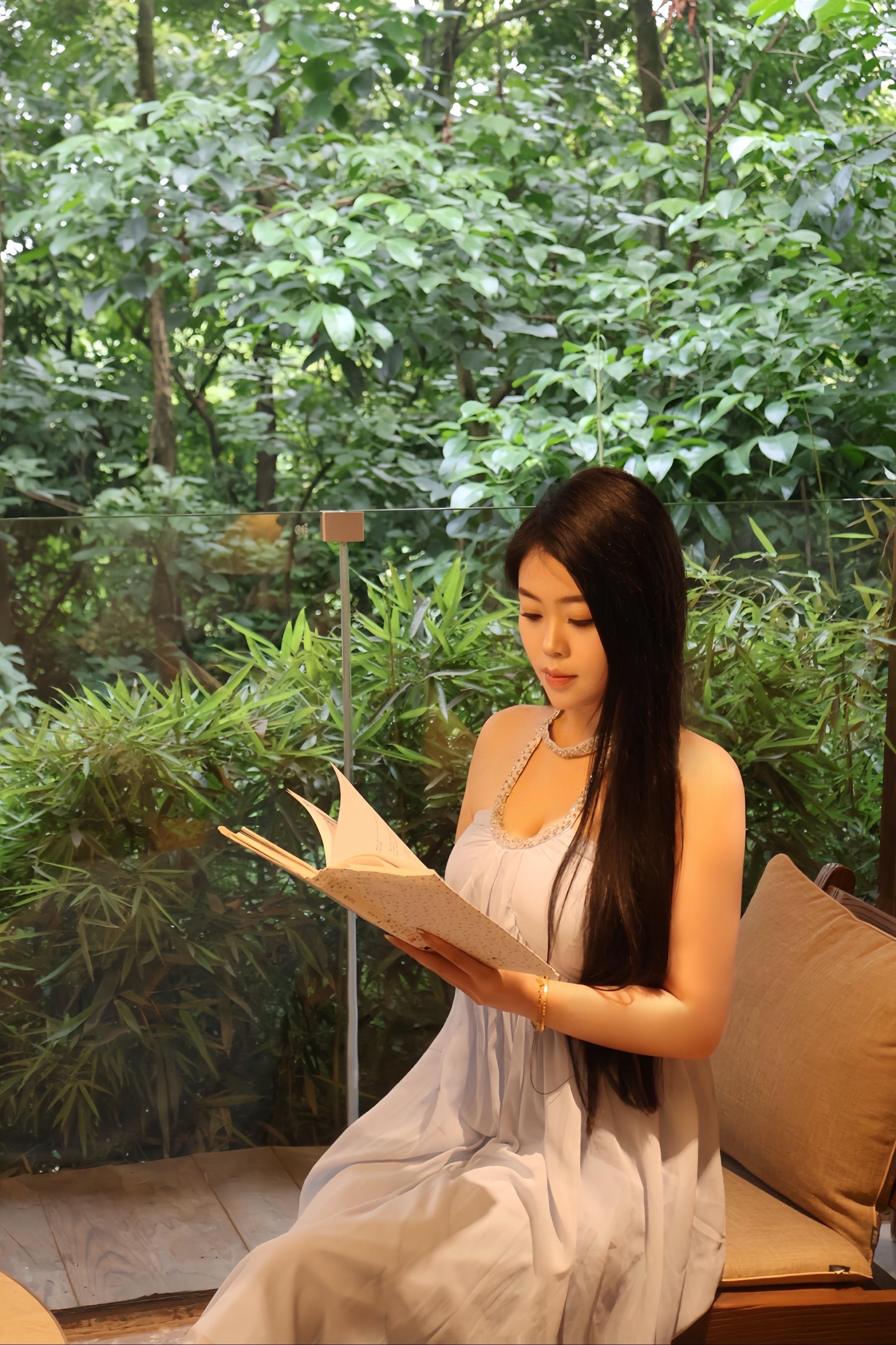 人间何所以  观风与月舒