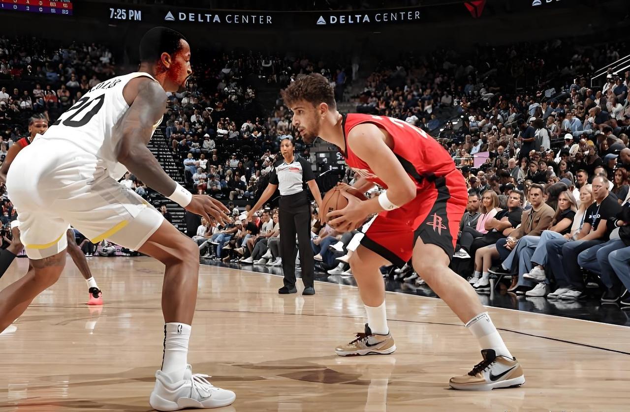 火箭这是偷偷换队了？四连胜期间进攻效率130.5干到联盟第一，助攻率从倒数第二直