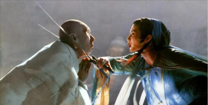 1993年，徐克邀请巩俐出演《青蛇》中的白蛇，巩俐问道：“谁是青蛇？”徐克说：“