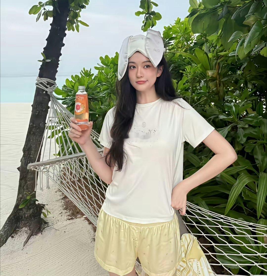 乔欣嫁入豪门后，都不怎么出来拍戏营业了，到处去旅游，老公有钱就是好。