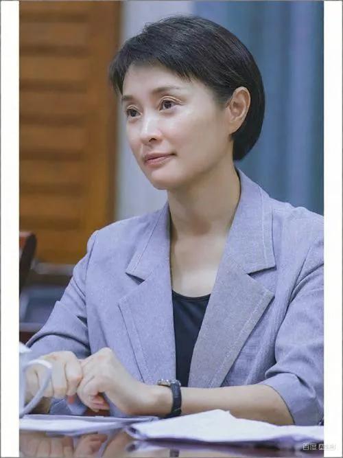 吴越说：“我这辈子就谈过一次恋爱，如今54了，单身，没孩子，定居上海icon。好