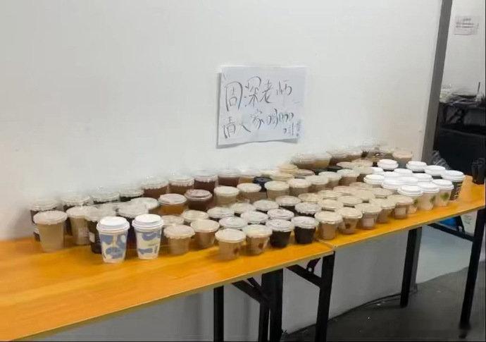 疑似周深参与脱口秀录制脱口秀和Ta的朋友们万万没想到周深跑去说脱口秀了！现场暖心
