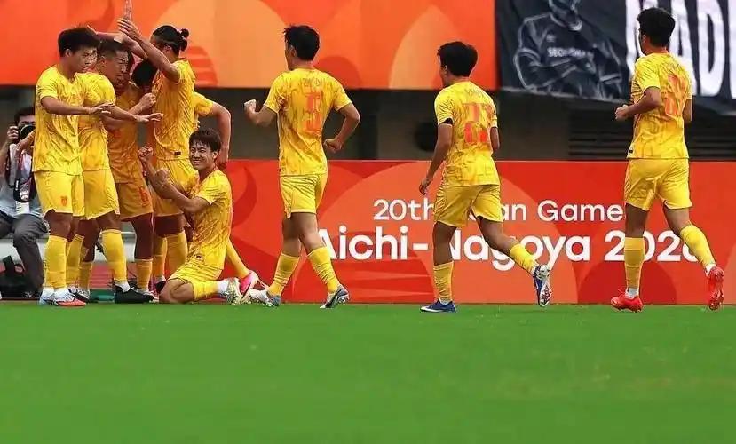 安东尼奥这一年的完美战绩！国足0比0伊拉克国足1比0澳大利亚国足0比0泰国