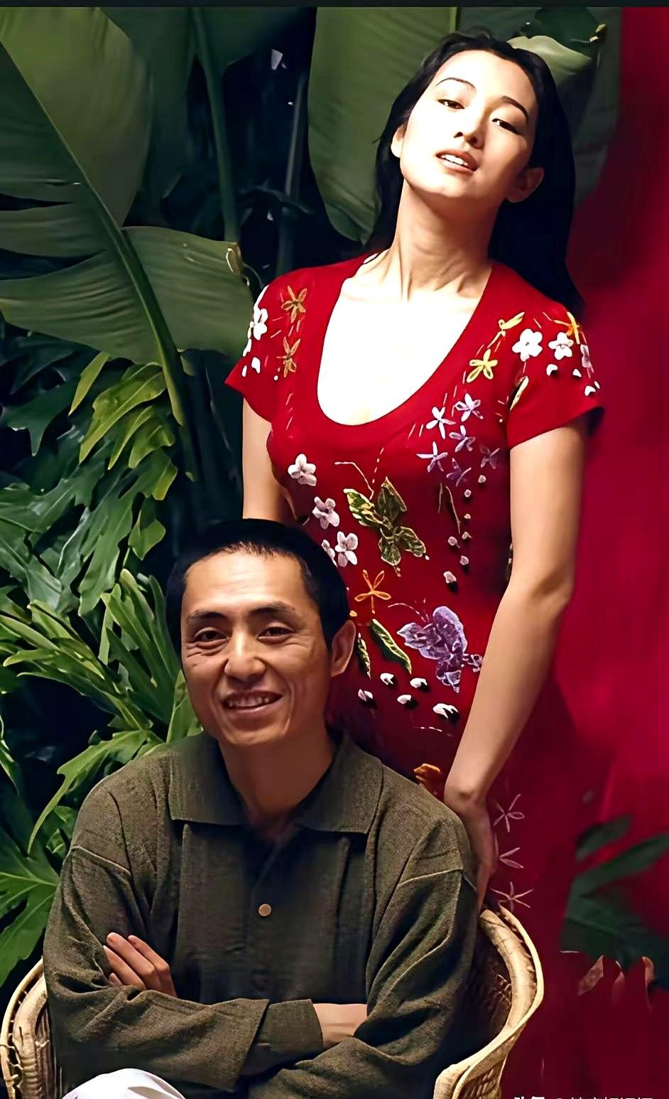 向太都公开说他俩是最意难平的一对！这话一出，那些老照片又被翻出来了。巩俐亮晶