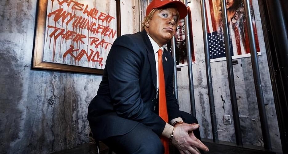 特朗普呀不靠谱东墙倒了西墙补无力回天猢狲散谁也不救二百五