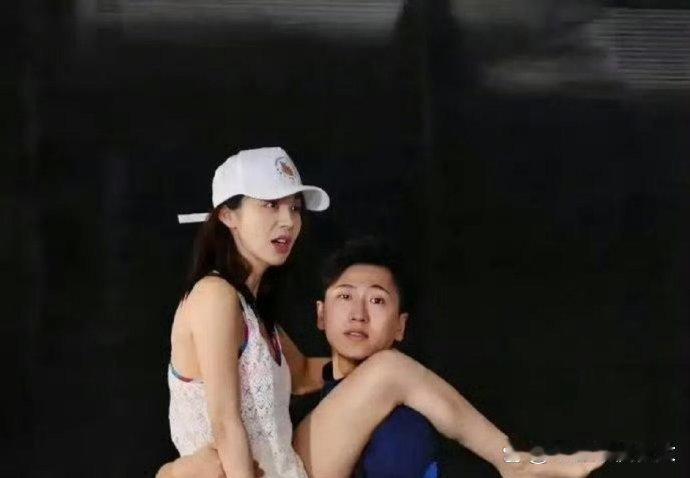 李菲儿身材好好，瘦而不柴真好看