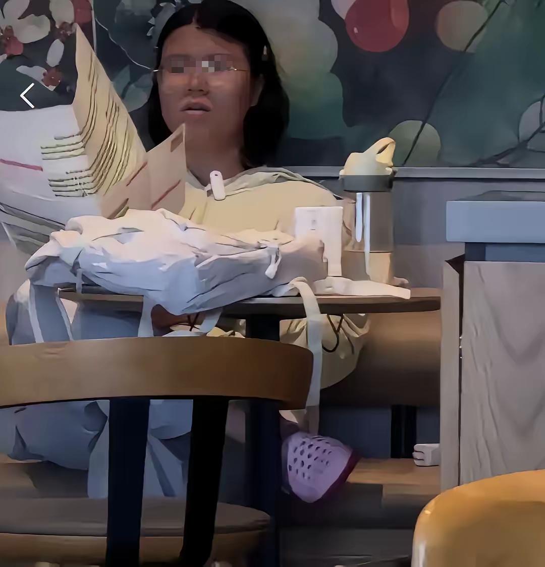 海口星巴克考公女生一事，真的可惜：好好的前途，亲手被自己毁掉这名在星巴克备考